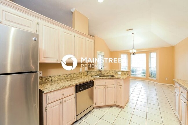 Building Photo - 4 Bedroom Pet-Friendly Home in Oklahoma Ci...