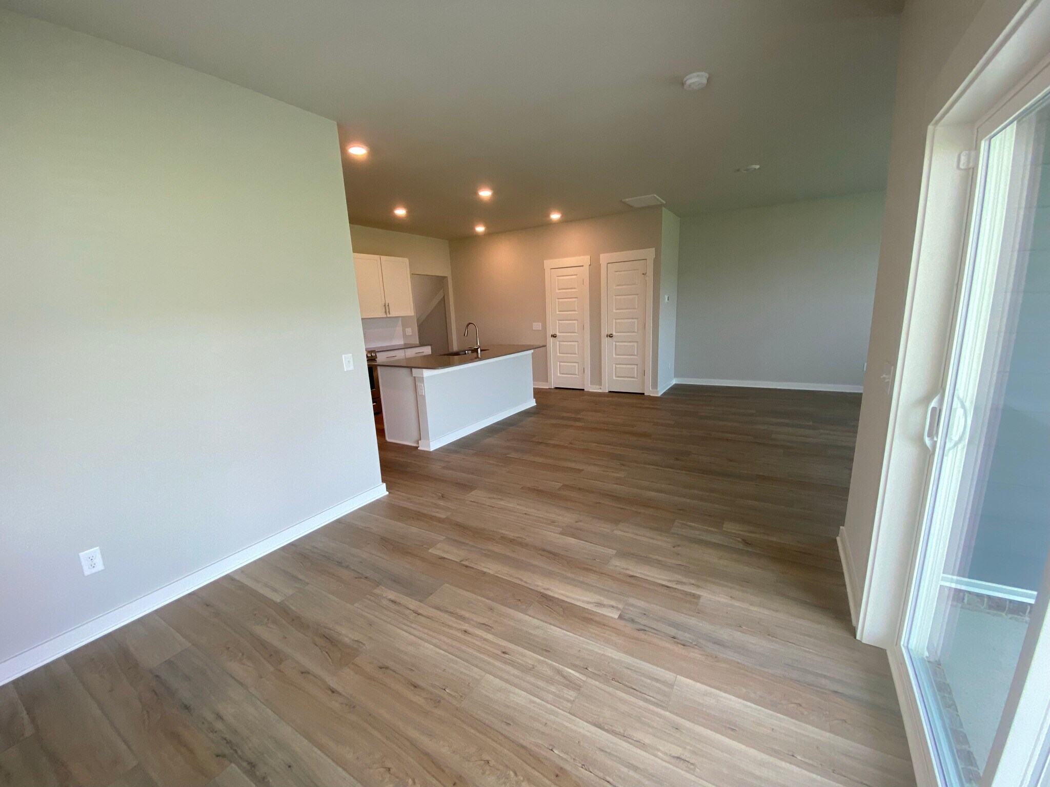 Building Photo - 3115 Lamond Dr