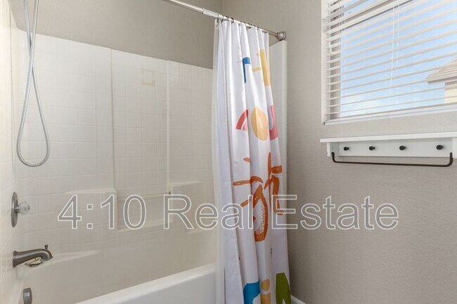 Building Photo - 3632 E Sebastian Ln