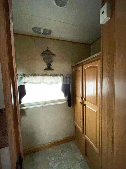 Building Photo - 1 1st St