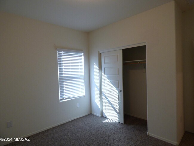 Building Photo - 10208 N Crooked Peak Trail