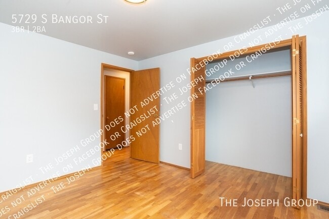 Building Photo - 5729 S Bangor St