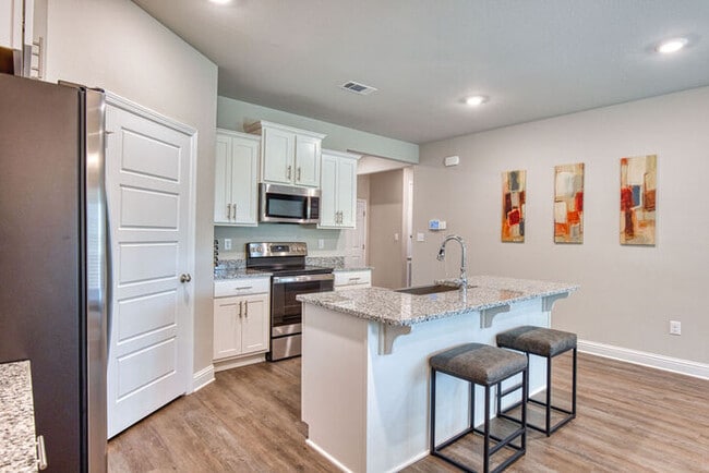 Building Photo - 5458 Leeds Ln