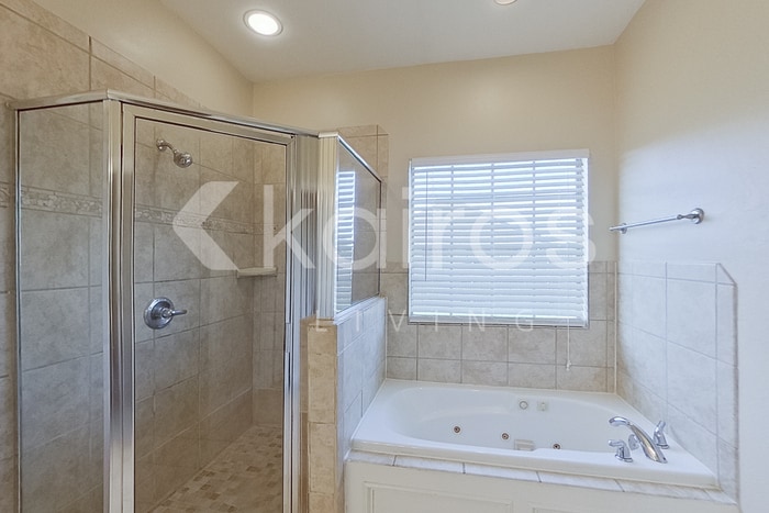 Building Photo - 812 SW 37th St