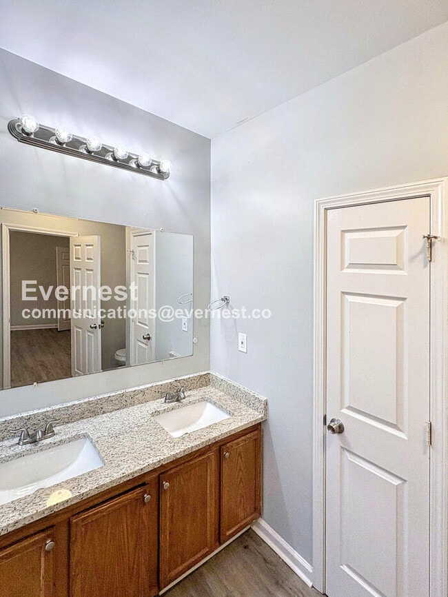 Building Photo - 4 Bed, 3 Bath Home with Off-Street Parking / Pet-Friendly / Coming Soon!