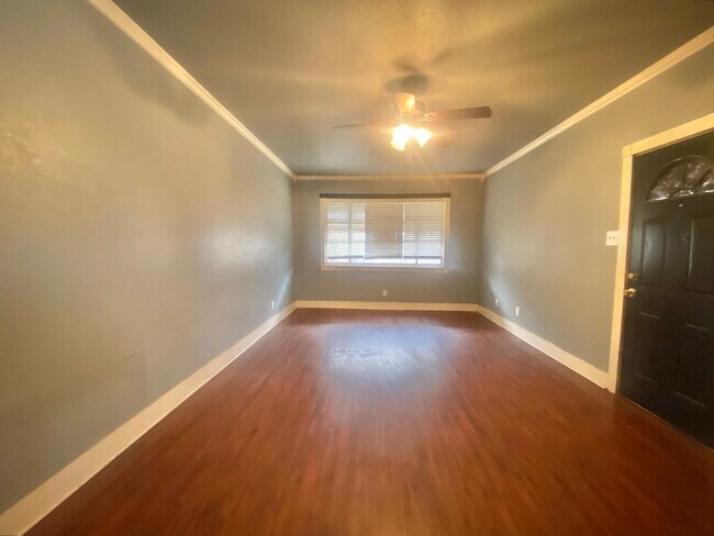 Building Photo - 2509 Knoxville Ave