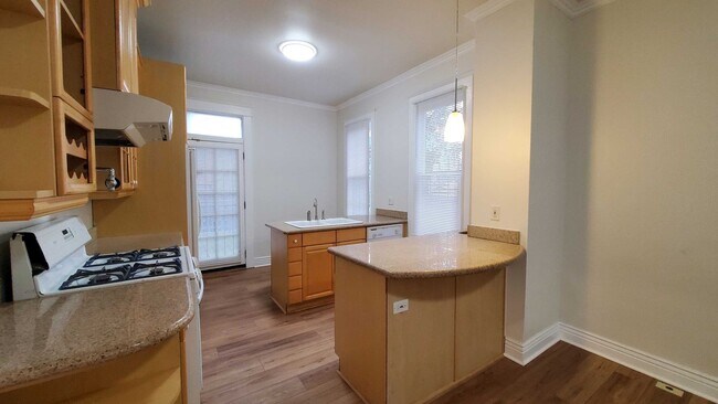 Building Photo - 1720 N Pearl St