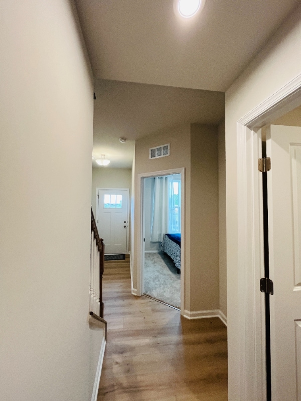 Building Photo - 4944 Dunhaven Dr