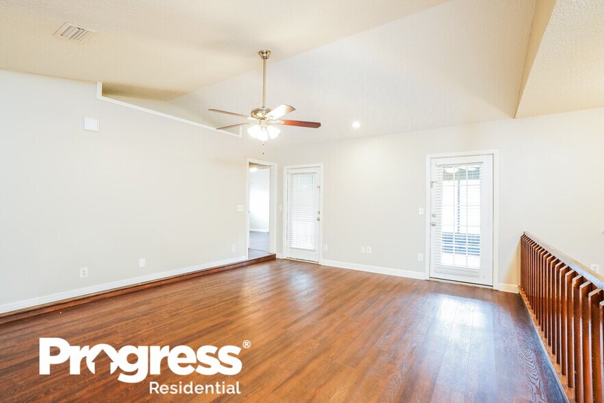 Building Photo - 1855 Sherwood Dr