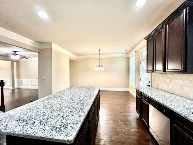 Building Photo - 1040 Jardin Ct