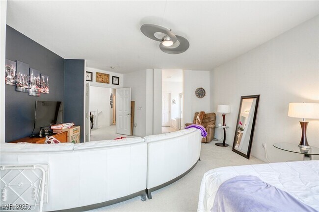 Building Photo - 57 Voltaire Ave