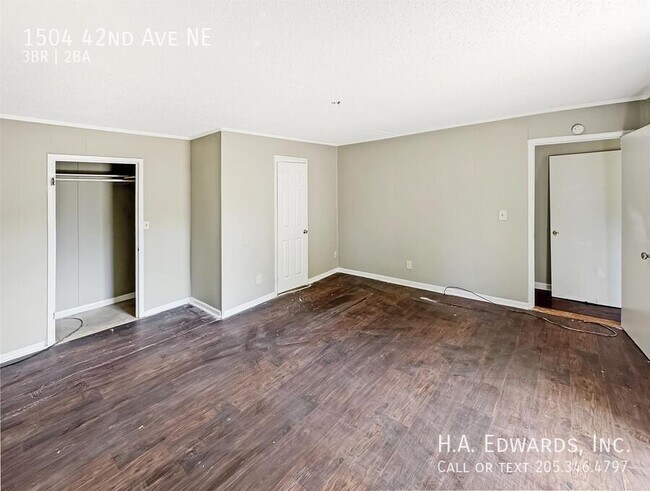 Building Photo - 1504 42nd NE Ave