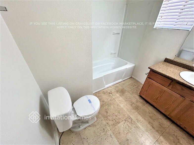 Building Photo - 4319 N 79th Dr