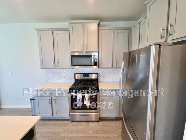 Building Photo - 10400 Alemoor Dr