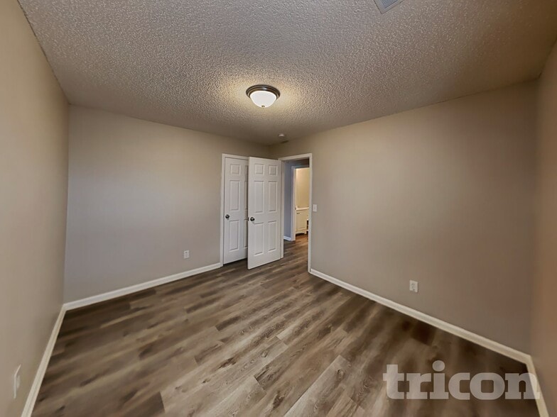 Building Photo - 61 Bluebead Ct