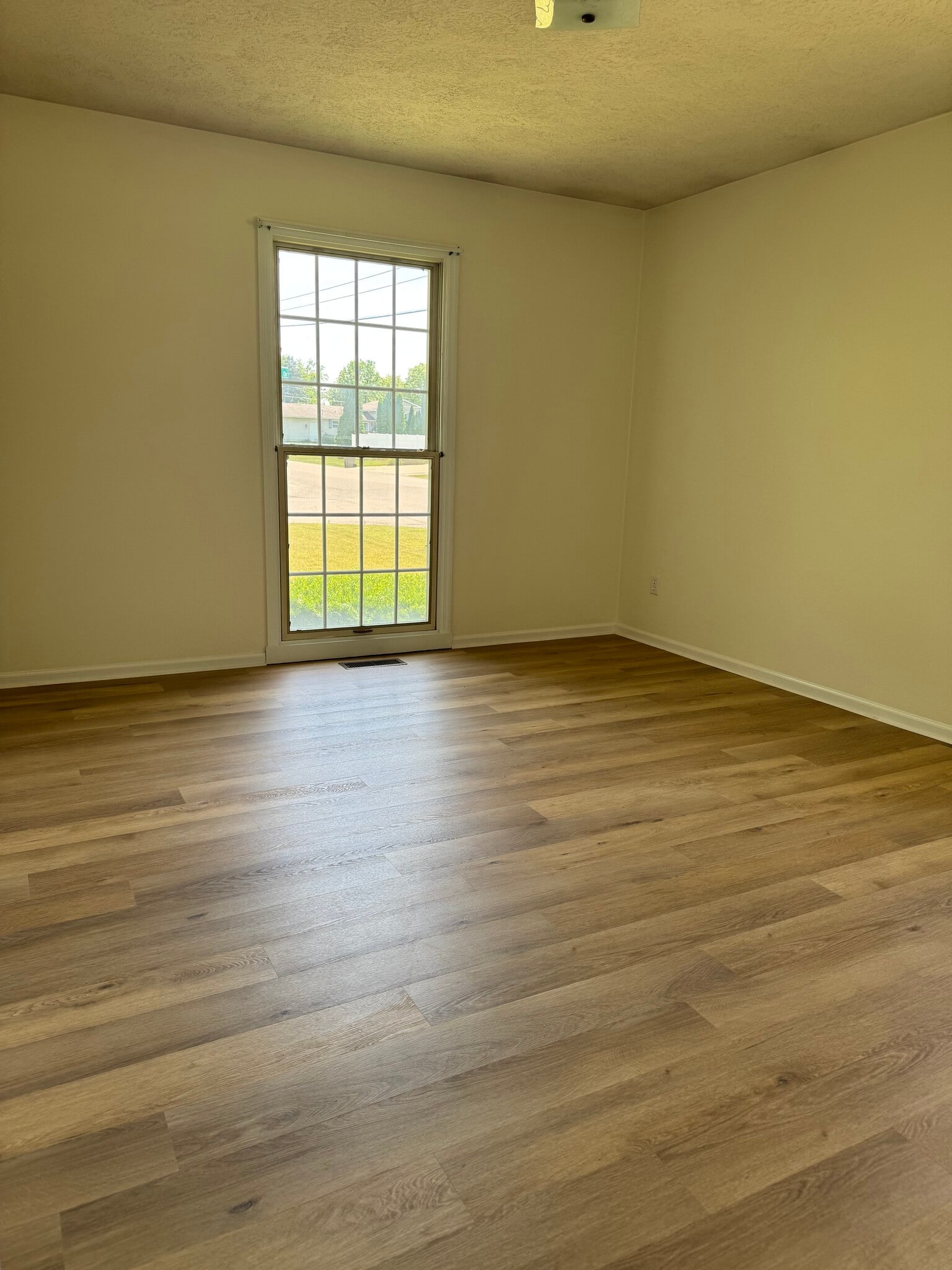 Building Photo - 1316 Oriole Dr