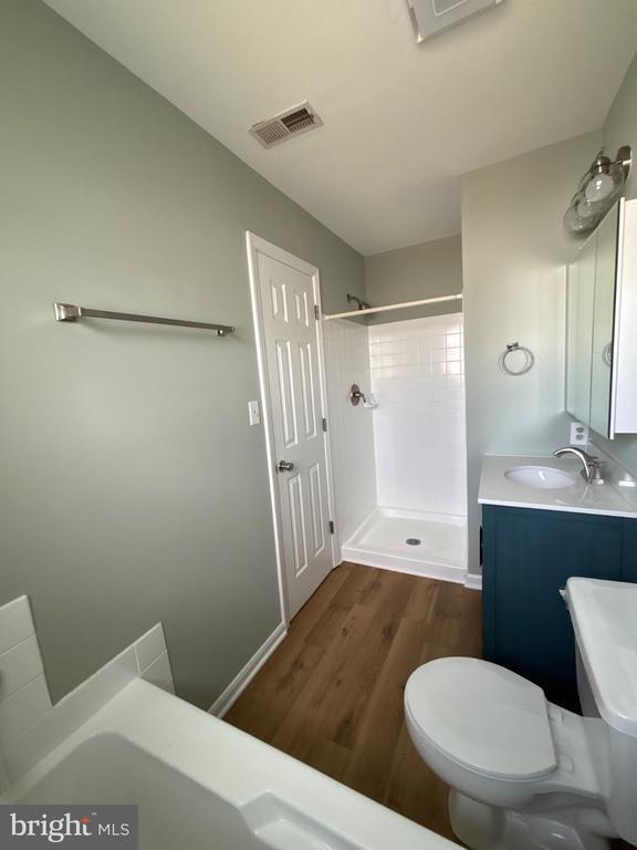 Building Photo - 109 Barrows Ct