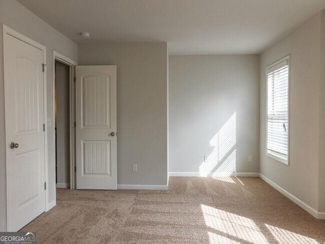 Building Photo - 5650 Carruth Lake Dr