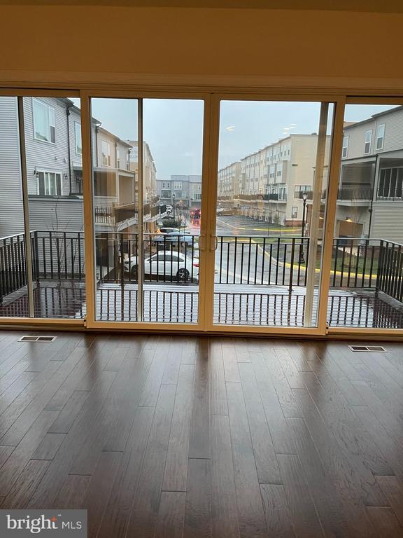 Building Photo - 22992 Brooksbank Square