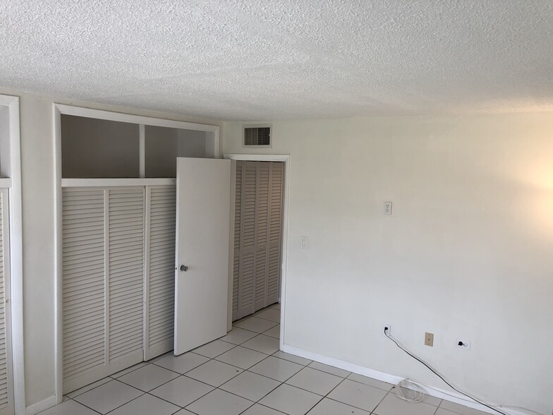 Building Photo - 7350 SW 82nd St