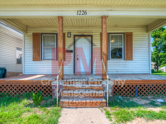 Building Photo - 1226 NW 8th St