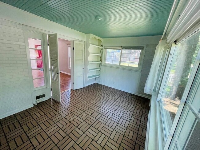 Building Photo - 6401 Central Ave