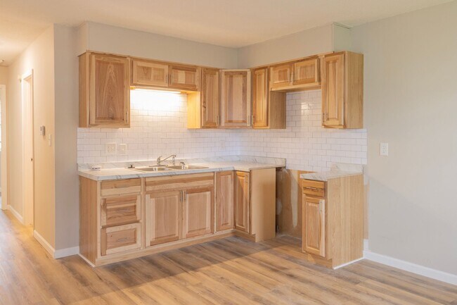 Building Photo - 3711 Weymeyer Dr