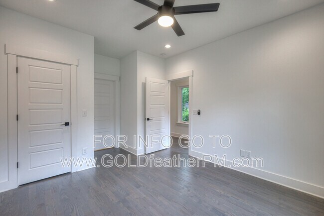 Building Photo - 709 23rd St