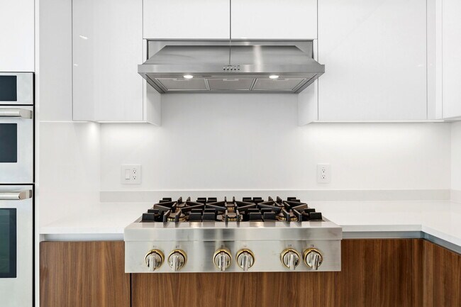 Building Photo - 400 Central Ave