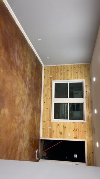 Building Photo - 1138 West End Dr