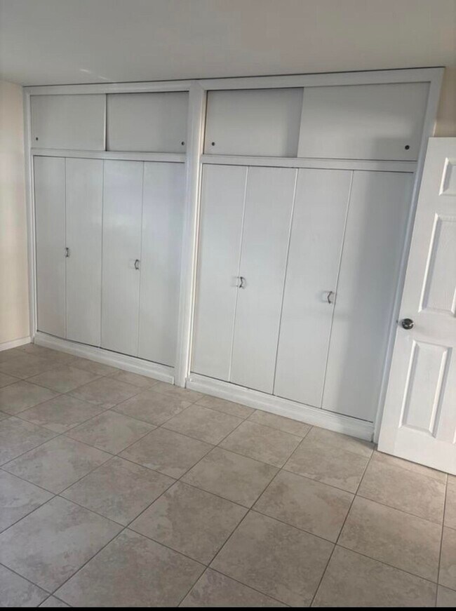 Building Photo - 220 Inlet Way