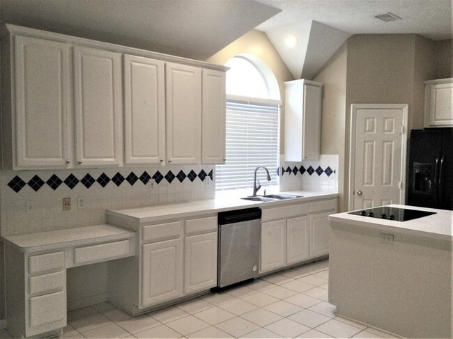 Building Photo - 15007 Red Cedar Bluff Ln