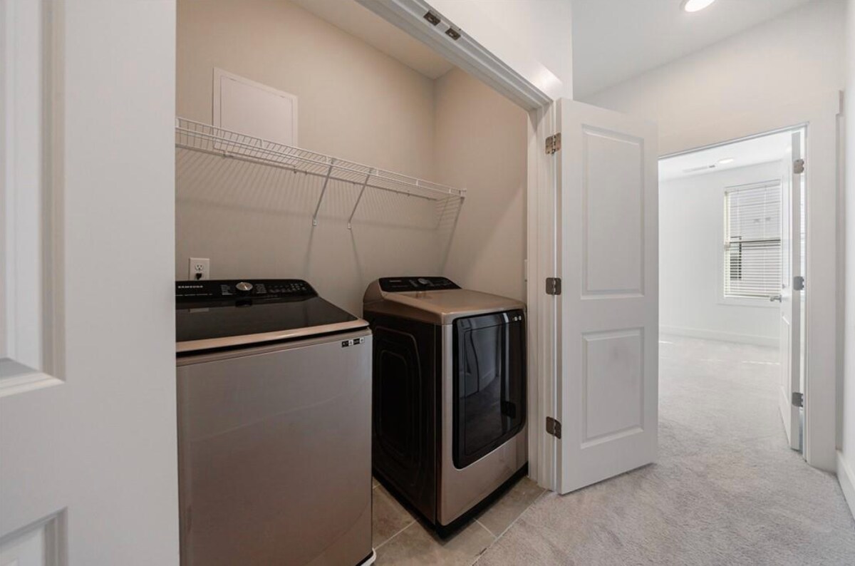 Building Photo - 1032 Robert Smalls Wy