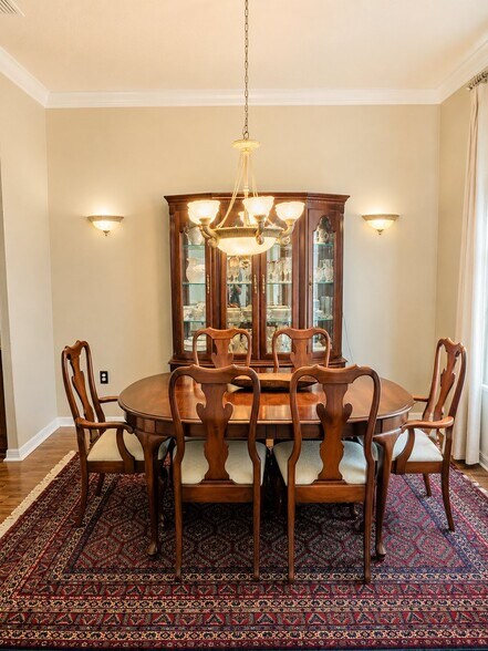 Building Photo - 2104 Heritage Crest Dr