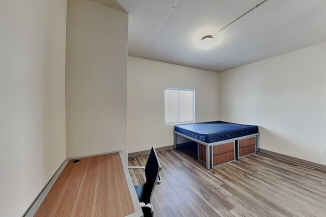 Building Photo - 215 Stanton Ave
