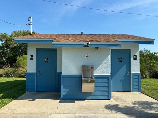 Building Photo - Hardin Place #A