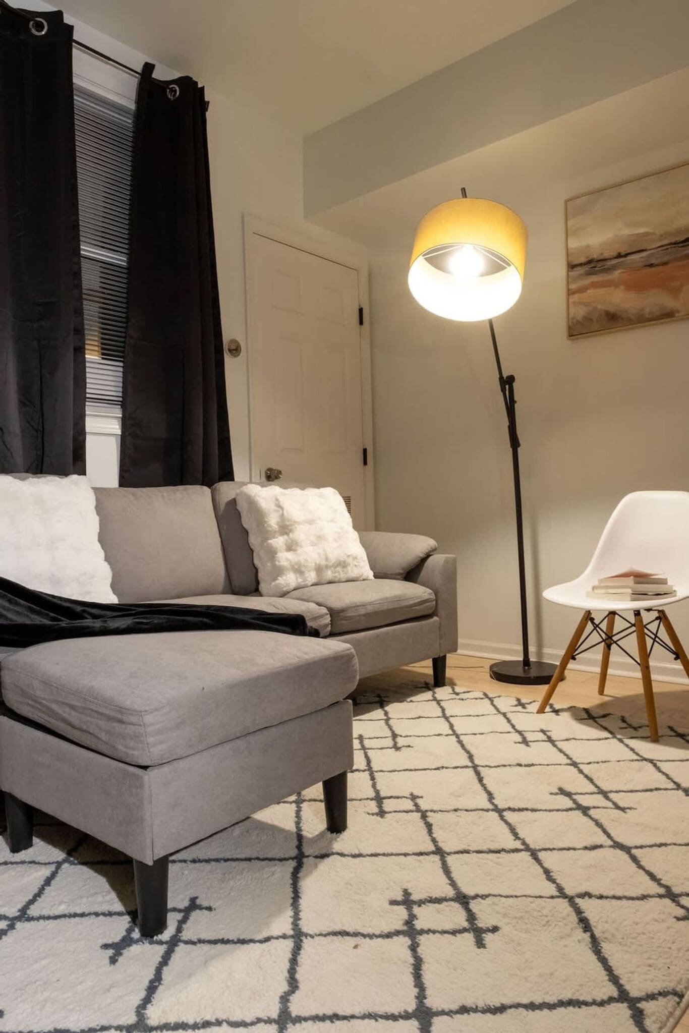 Building Photo - 1255 Raum St NE