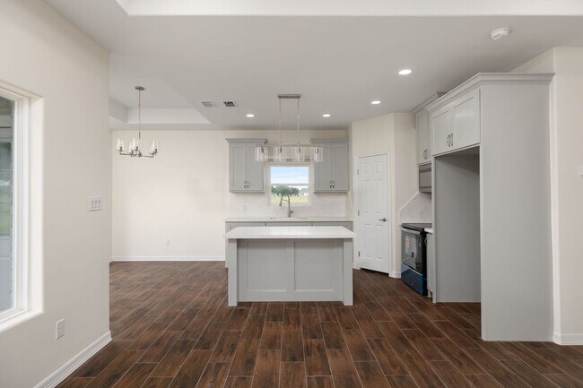 Building Photo - 3125 Fairway Dr