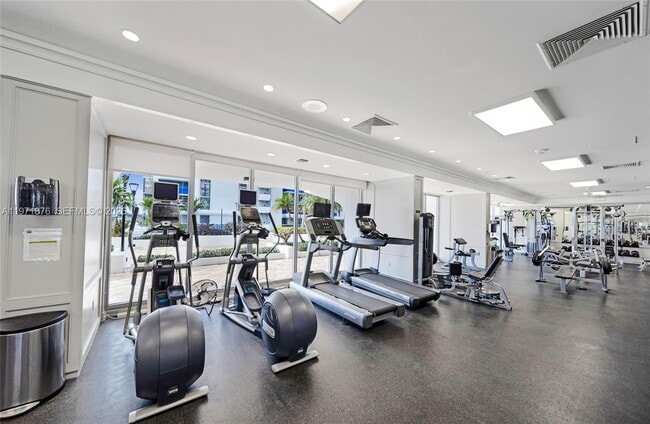 Building Photo - 11 Island Ave