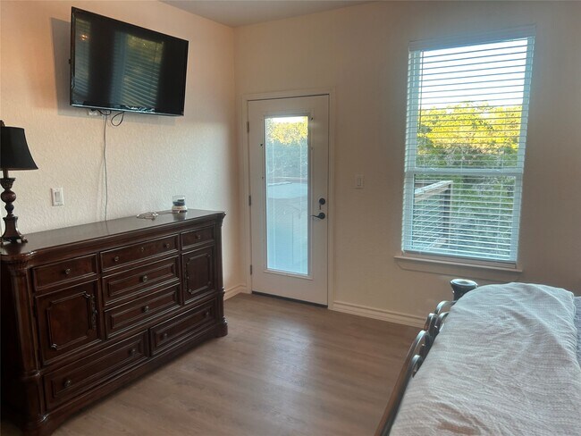 Building Photo - 2298 Fuller Dr