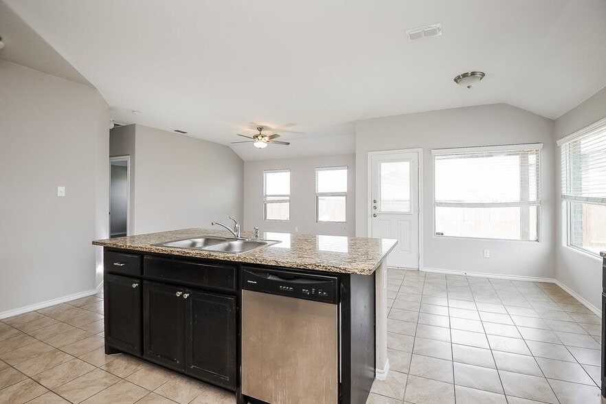 Building Photo - 8616 Fawn Hill Ct