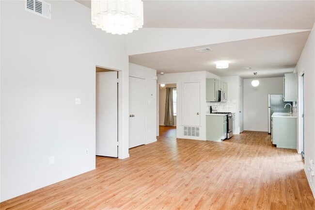 Building Photo - 8110 Willet Trail