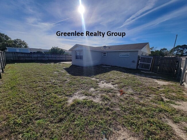 Building Photo - Beautiful Updated 2 Bed/1Bath Home in Port...