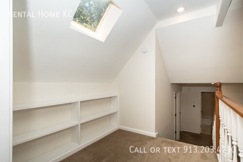 Building Photo - 15118 W 83rd St