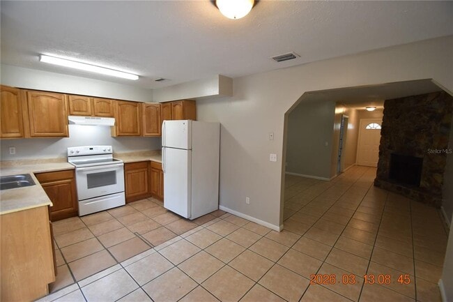 Building Photo - 4711 E Serena Dr