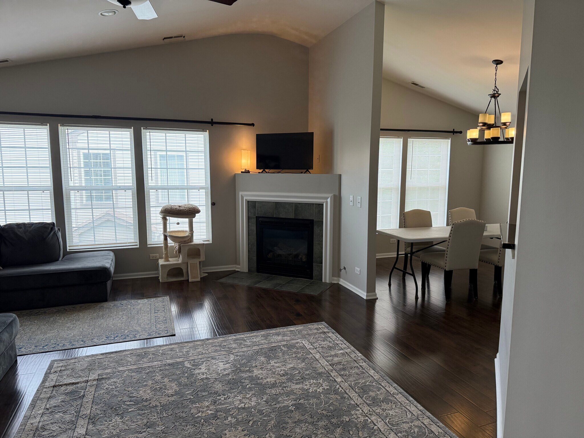 Building Photo - 3157 Bromley Ln