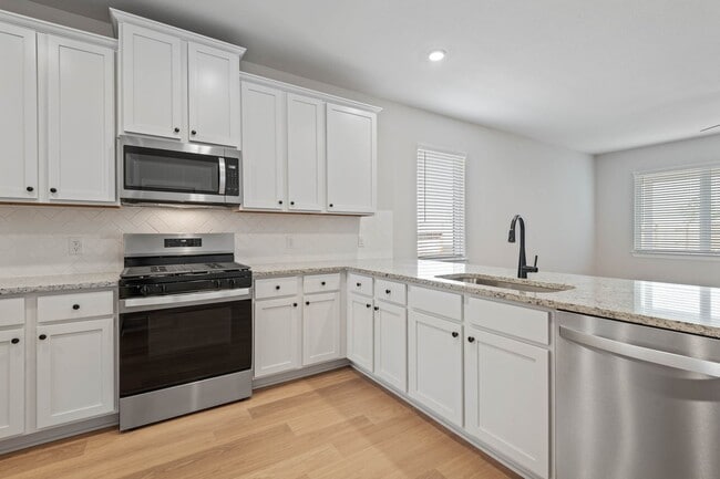 Building Photo - 1027 Rosewood Trl