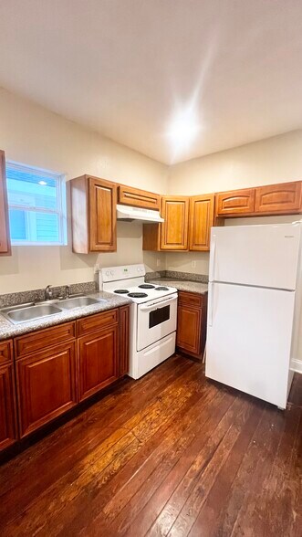 Kitchen - 2483 Verbena St
