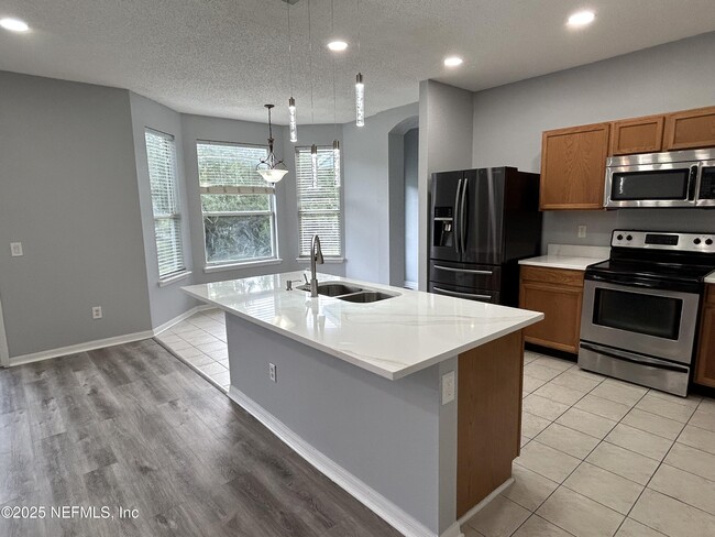 Building Photo - 10258 Meadow Point Dr