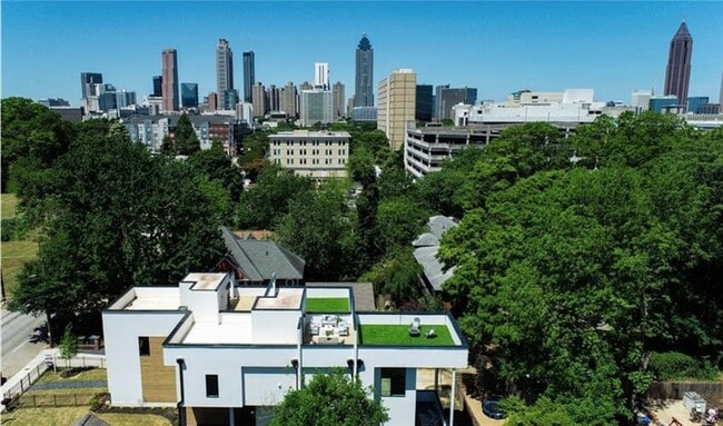 Building Photo - 536 Highland Ave NE